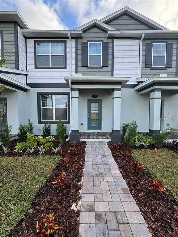 3 bed, 2.5 bath, 1684 sqft, $2,700 — Photo 1