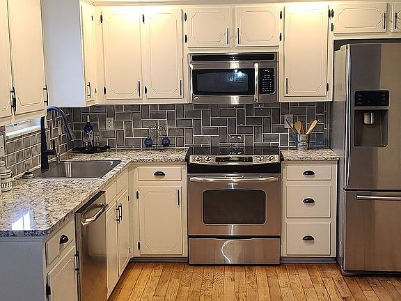 2nd image of 416 Navaho Cir