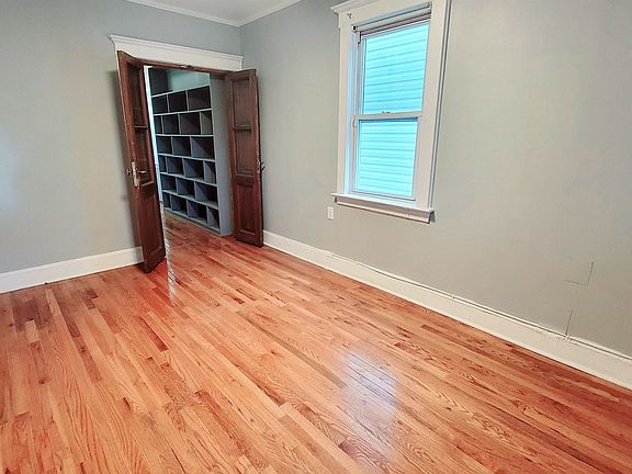 4th image of 3158 Kennedy Blvd #1