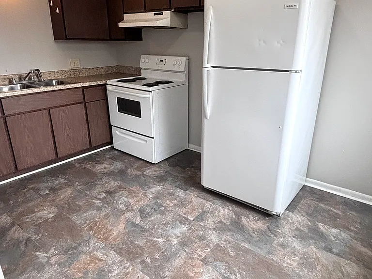 910 E Jolly Rd #7 — Photo 2