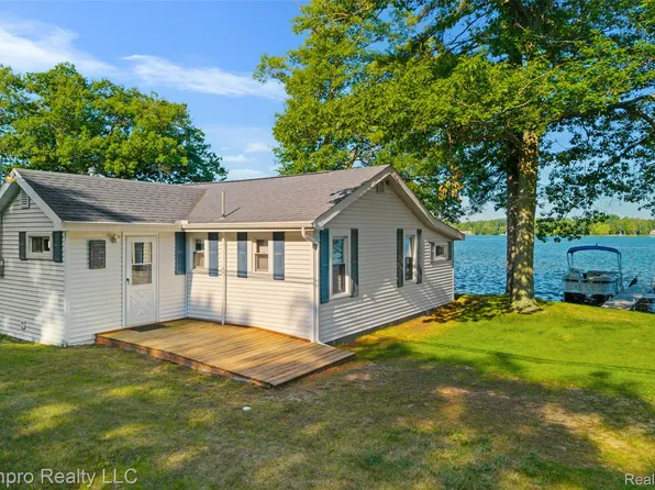 4432 E Cedar Lake Dr, Greenbush, MI 48738
