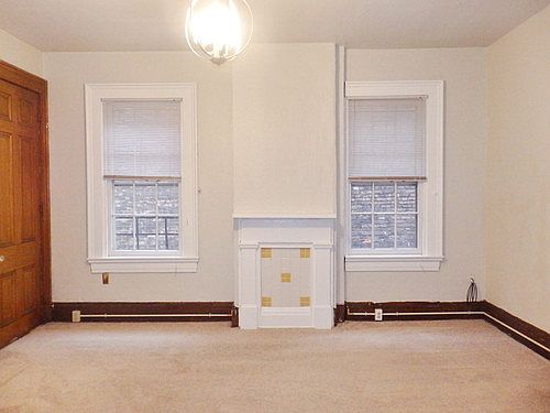 3rd image of 525 Liberty Hl APT 2