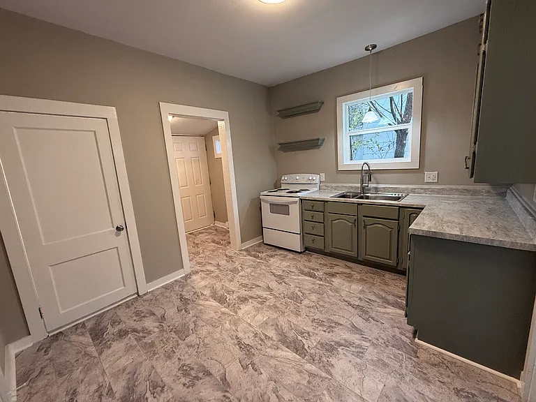 1406 Callahan St — Photo 11
