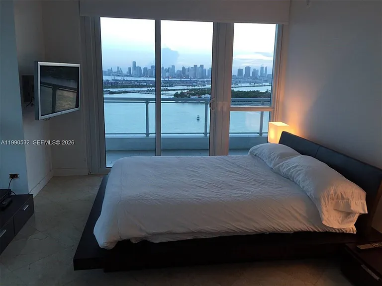 540 West Ave #2011 — Photo 17