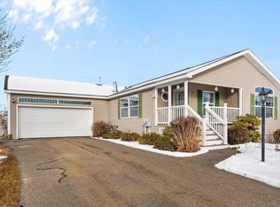 12 Loggers Ln, Sandown, NH 03873