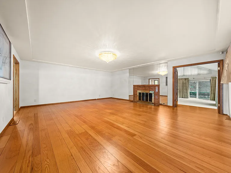 401 Moseley Rd — Photo 24