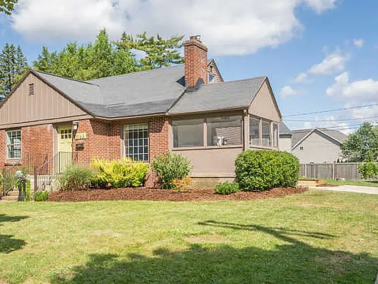 2163 Englewood Dr SE — Photo 3