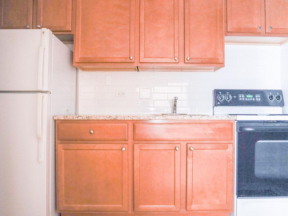 1st image of 567 W Stratford Pl APT 306