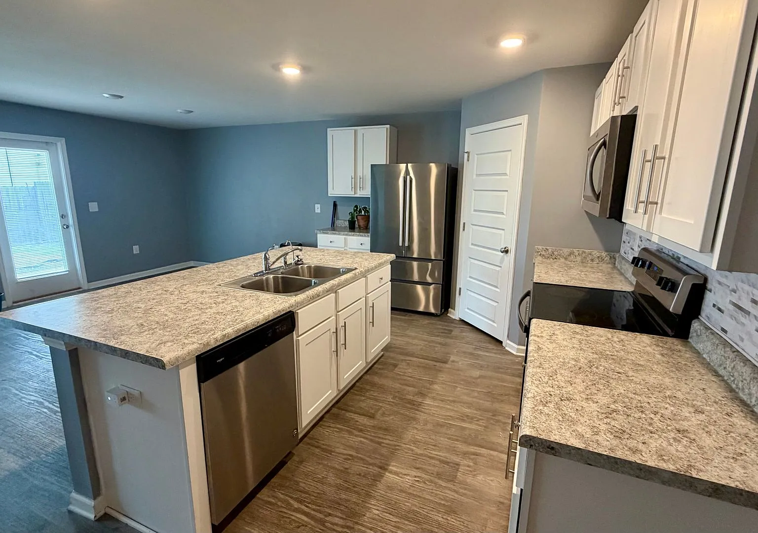 4113 Brighton Blvd — Photo 4