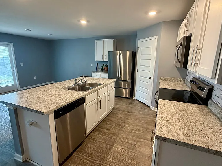 4113 Brighton Blvd — Photo 4