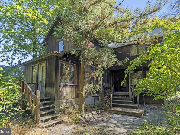 227 W Ferry Rd, Yardley, PA 19067