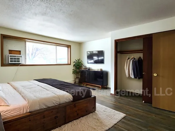 1842 14th St S, Fargo, ND