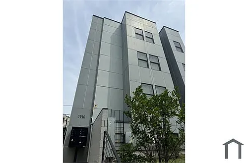 1910 I St NE #8 Photo 1