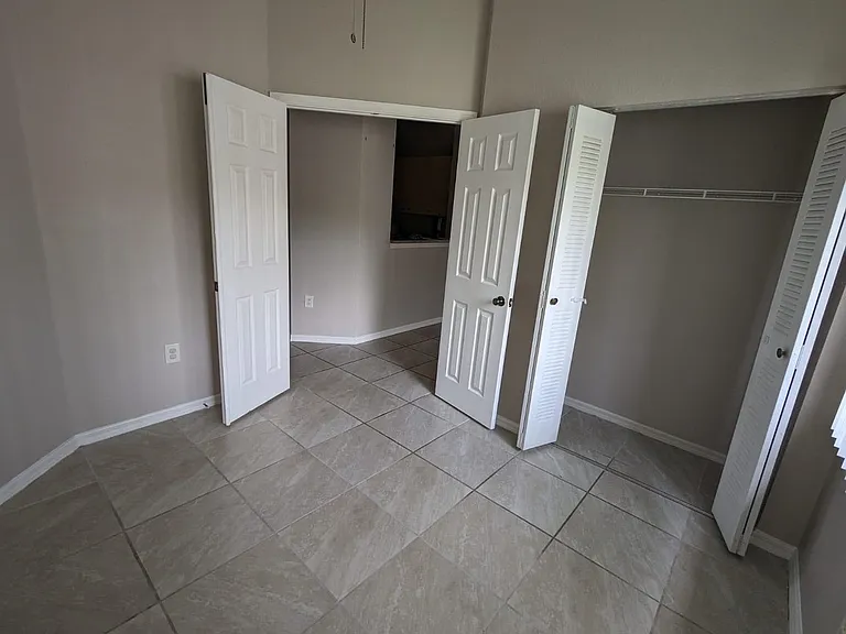 260 Crestwood Cir — Photo 13