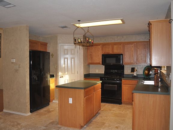 5th image of 705 Leann Ln