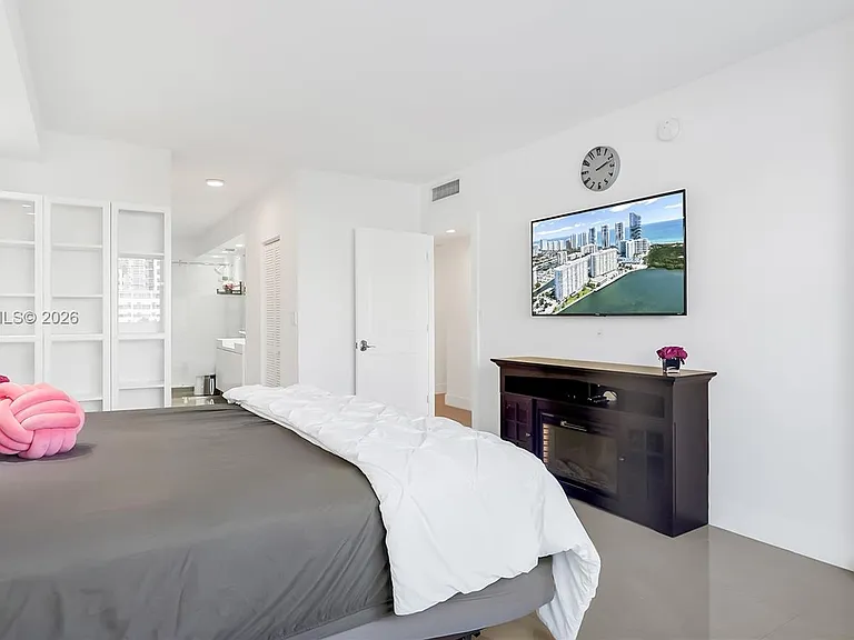 300 Bayview Dr #307 — Photo 20