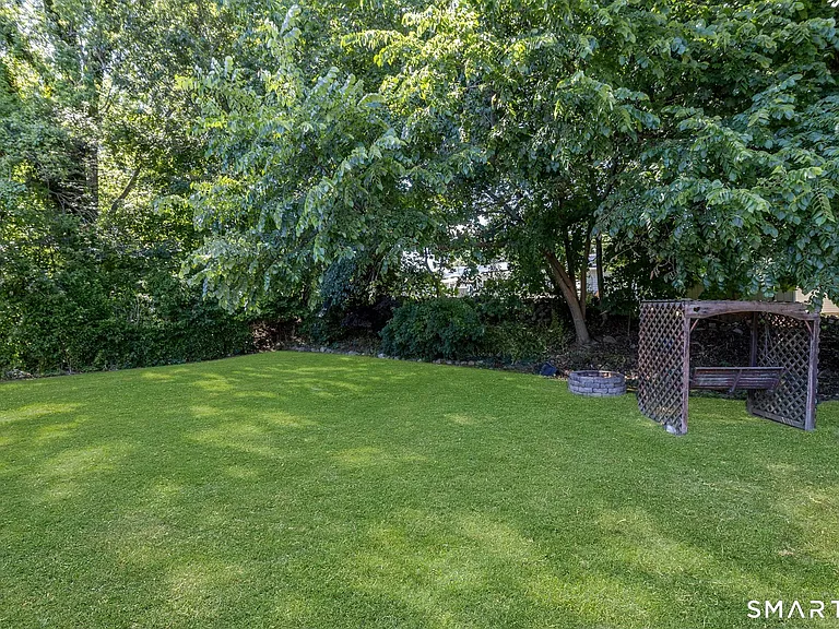 100 Loftus Cir — Photo 21