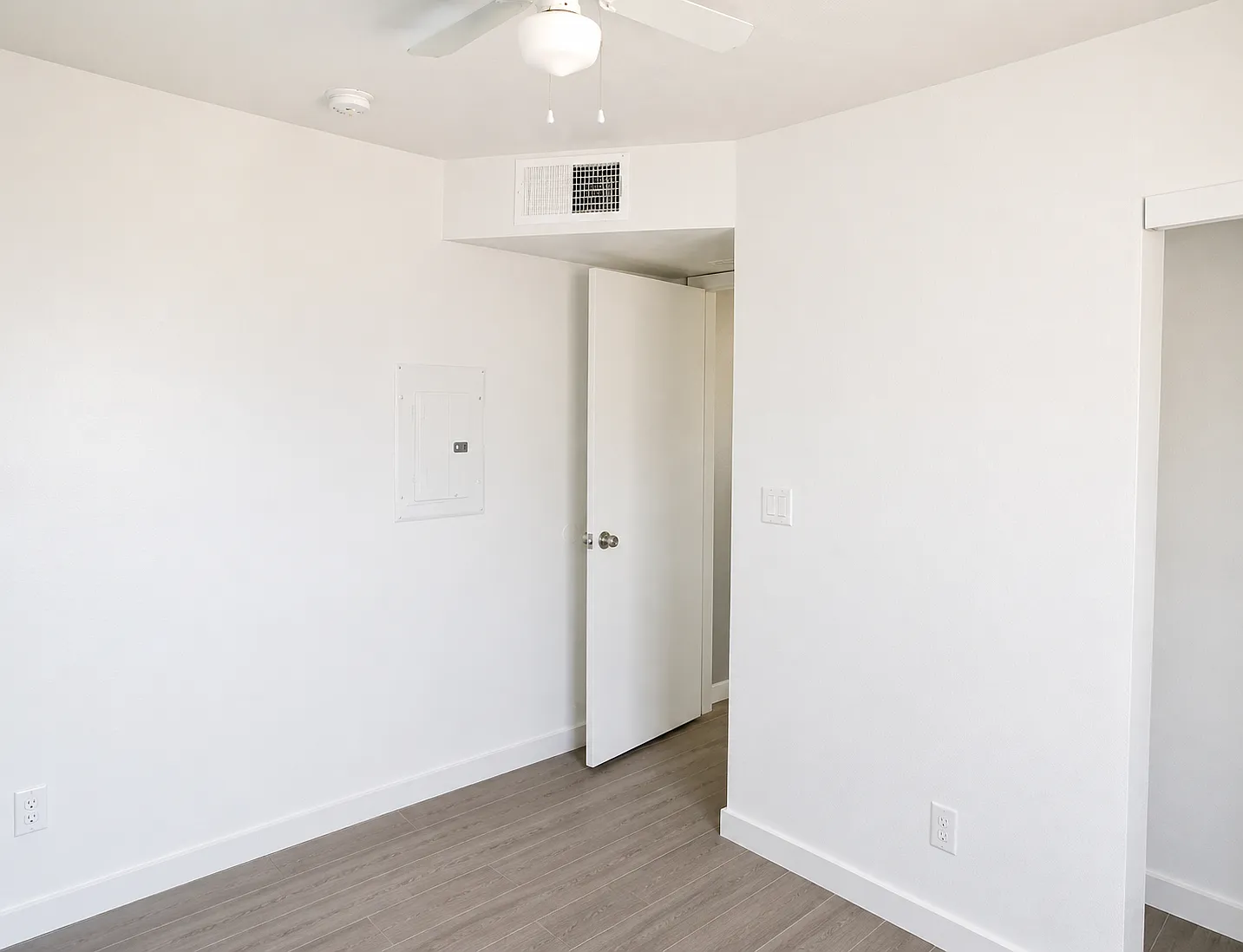 2 bed, 650 sqft, $1,000 — Photo 4