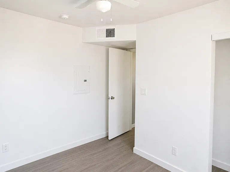 1146 W Apache St #1 — Photo 3