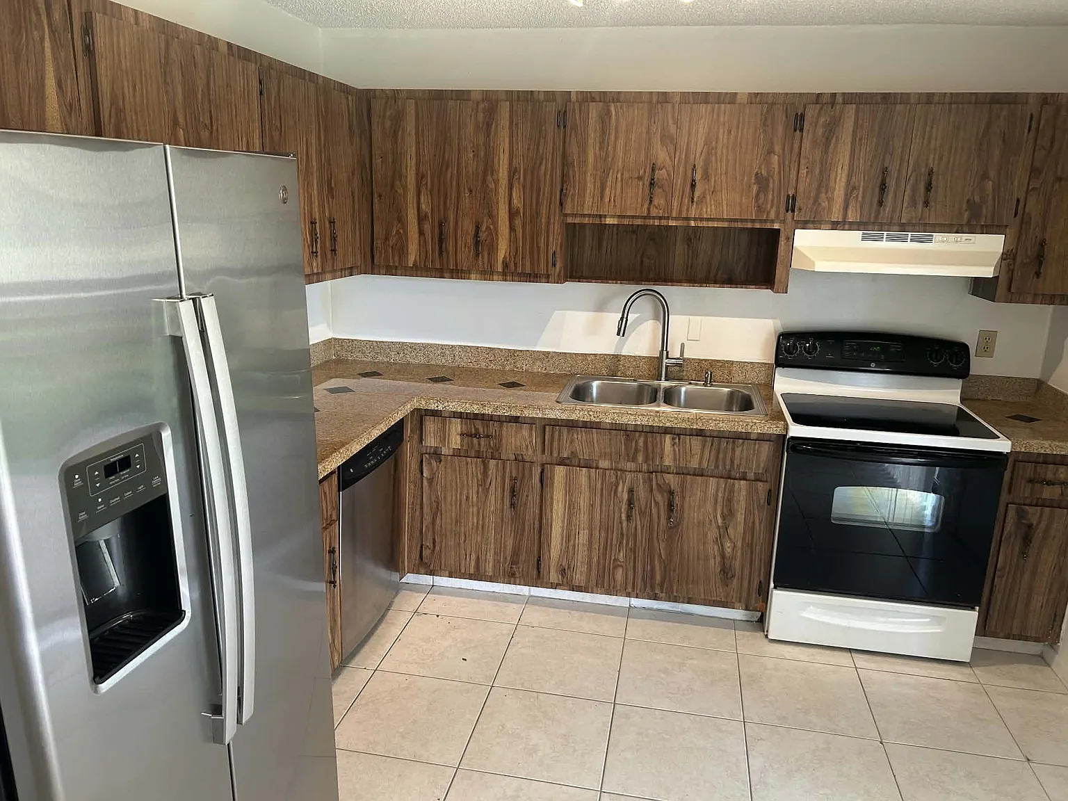 2 bed, 1100 sqft, $1,750 — Photo 3