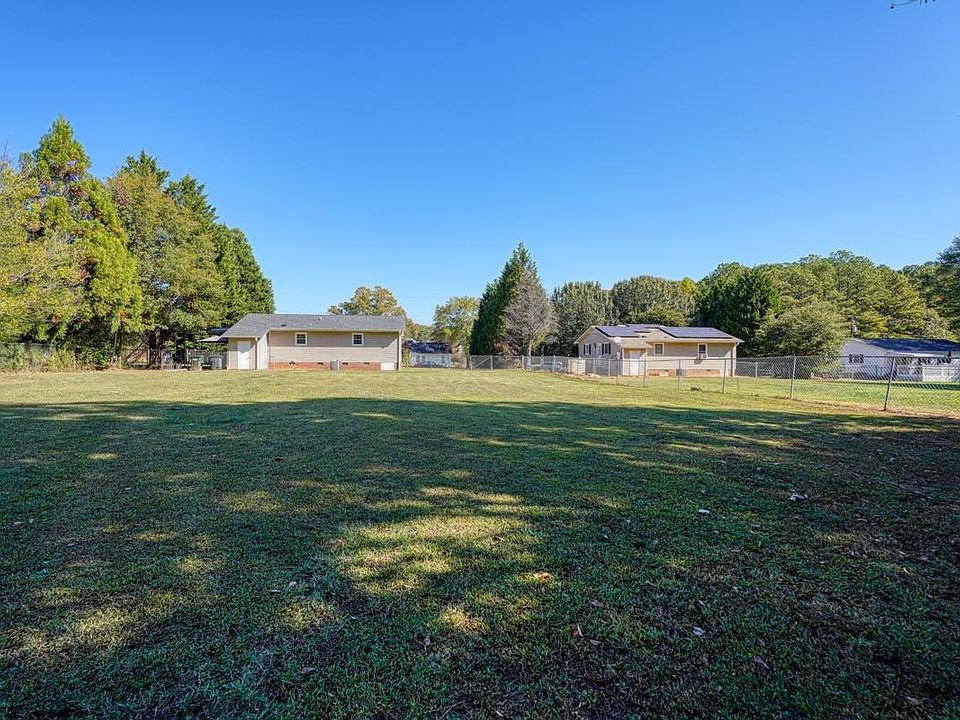 475 Briarwood Dr, Pacolet, SC 29372