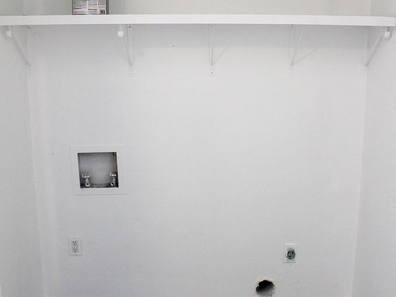 5th image of 807 S Spring St