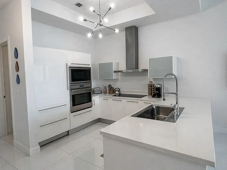 250 Sunny Isles Blvd #Townhouse 407 — Photo 6