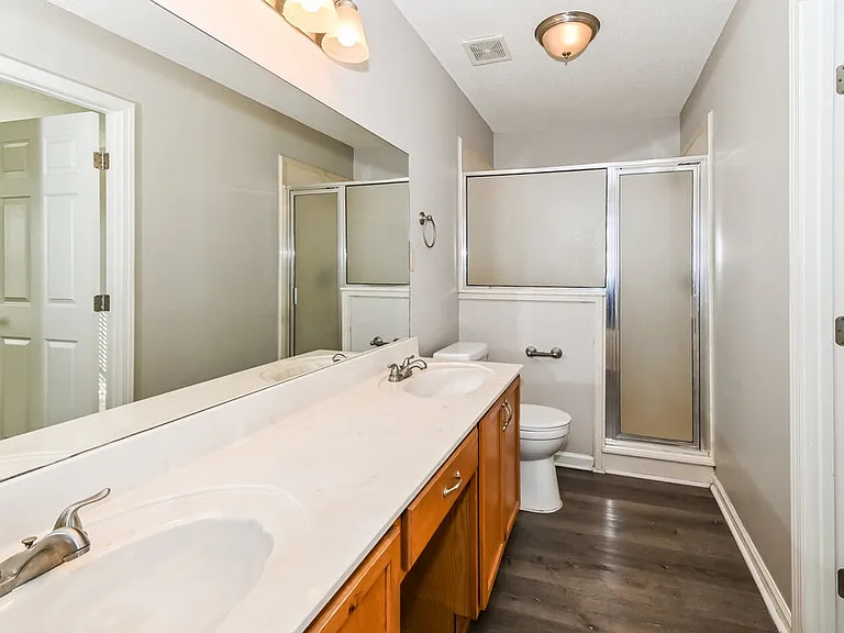 6392 Manchester Dr — Photo 10