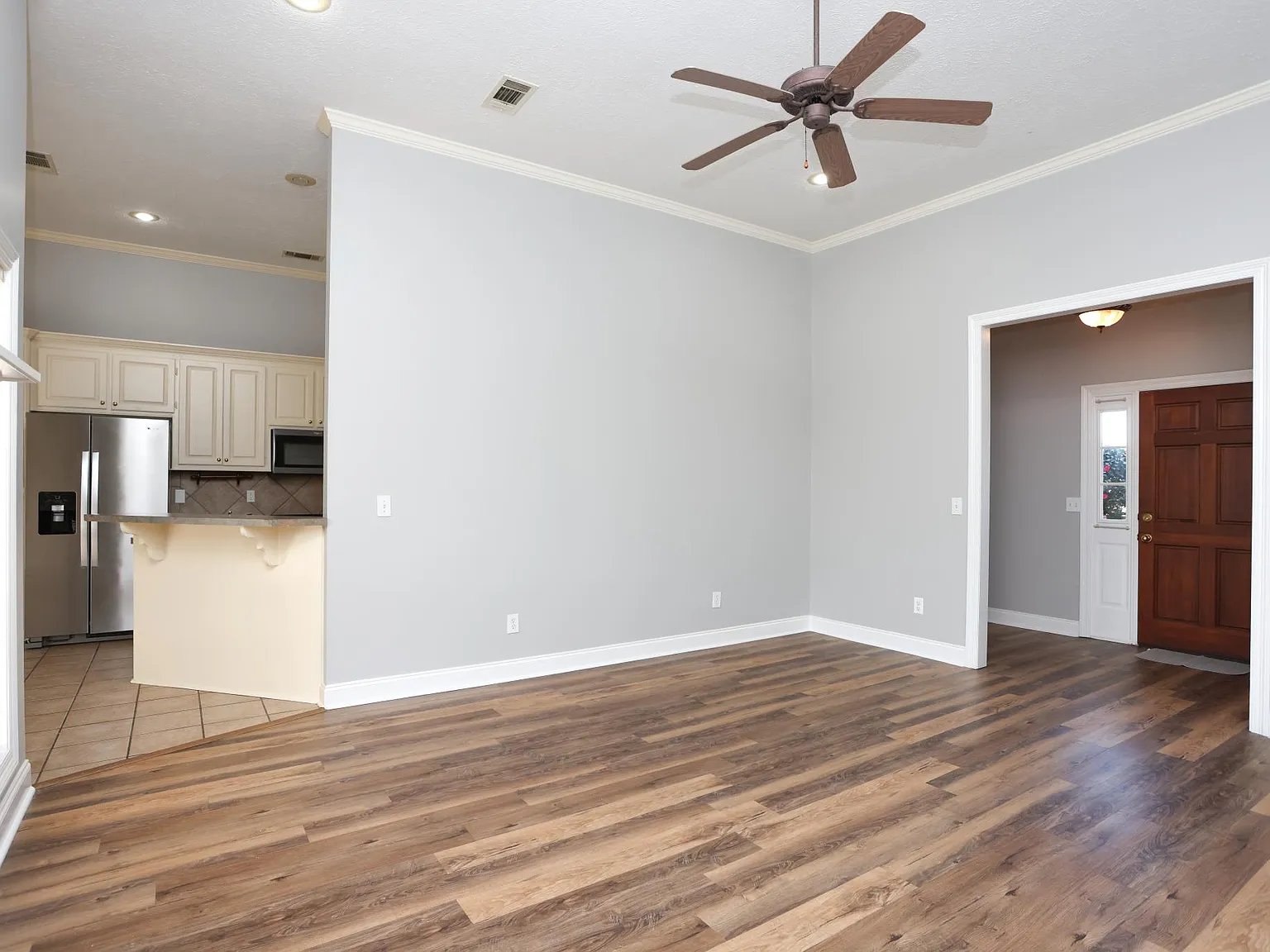 3 bed, 1780 sqft, $2,100 — Photo 4
