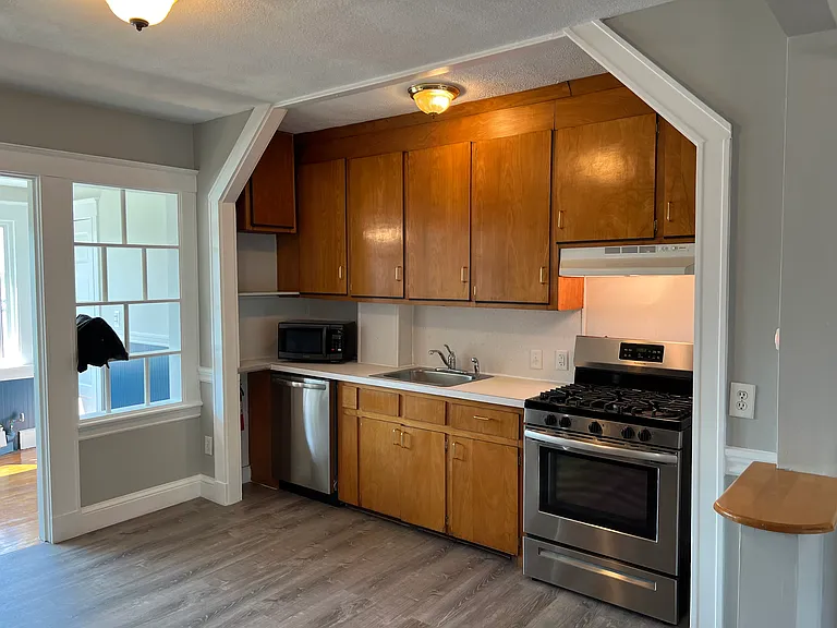 235 Washington Ave #3 — Photo 4