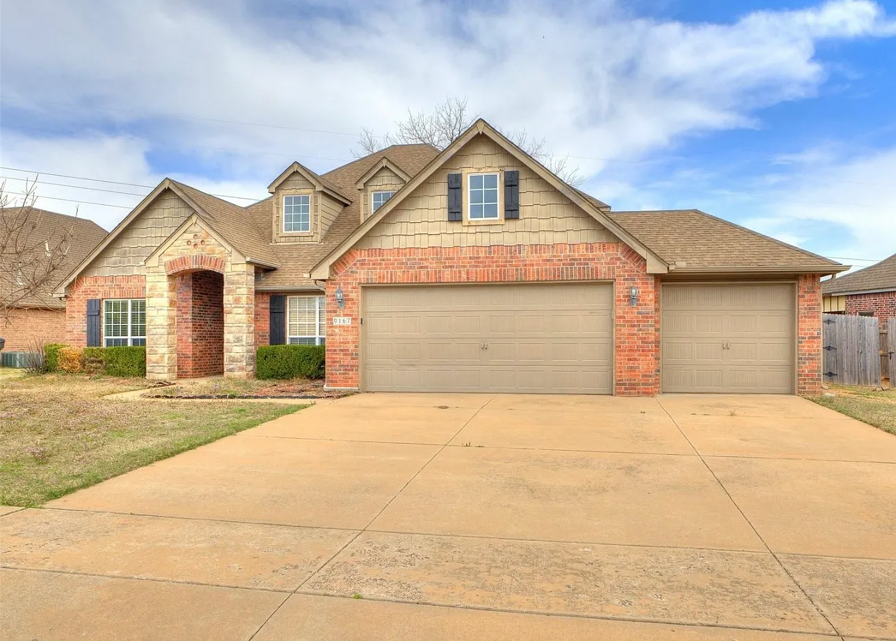 3 bed, 2764 sqft, $2,580 — Photo 1
