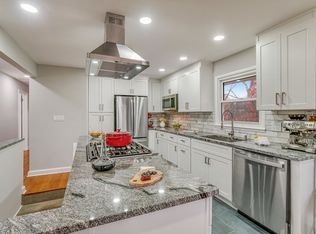 1114 Archer Ct, Alexandria, VA 22312