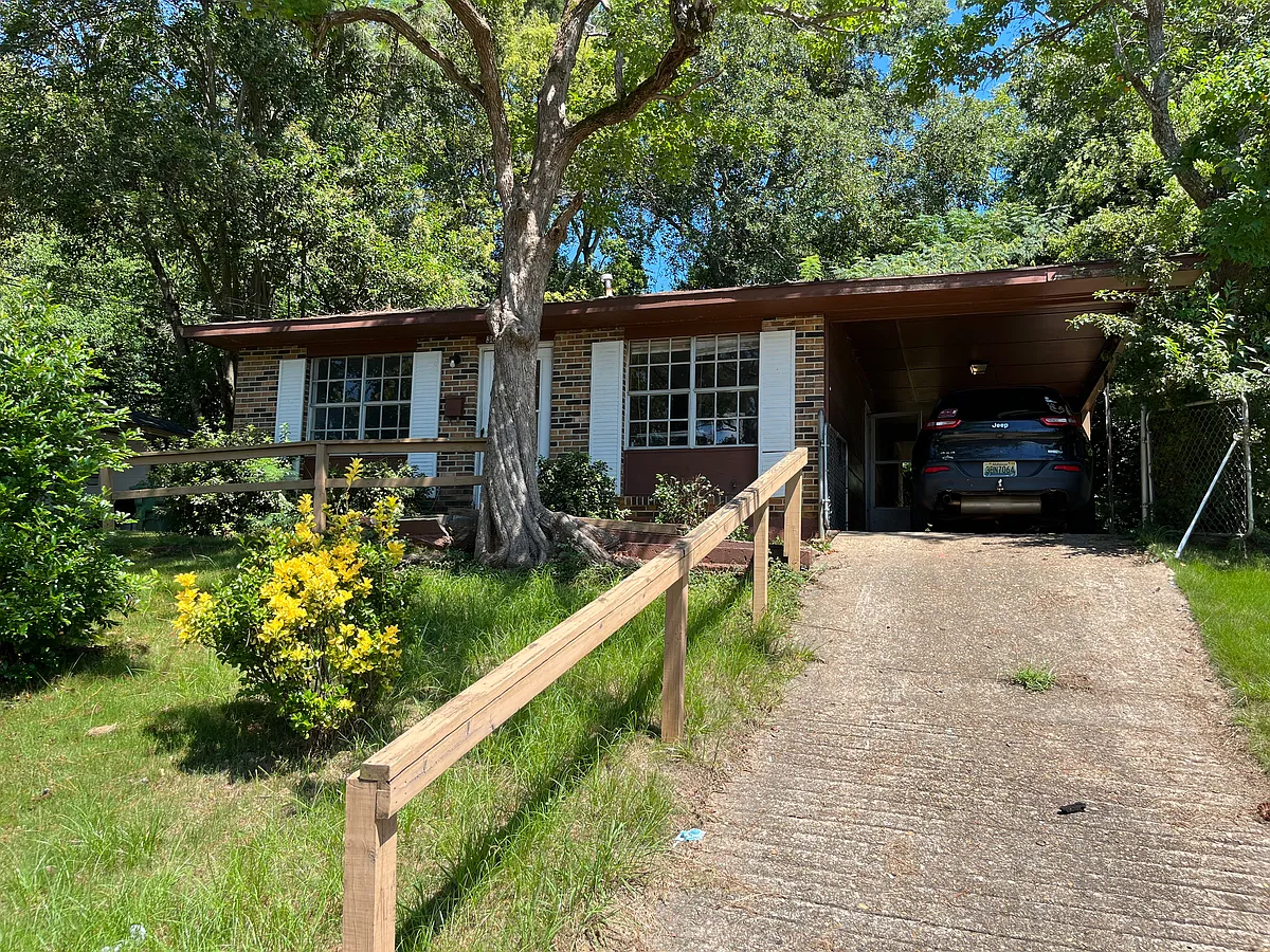 Building Photo - 3042 George B Edmondson Dr
