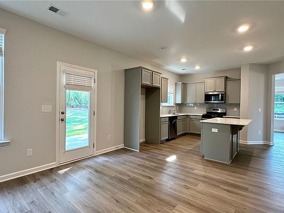 4th image of 2315 Red Tail Ln