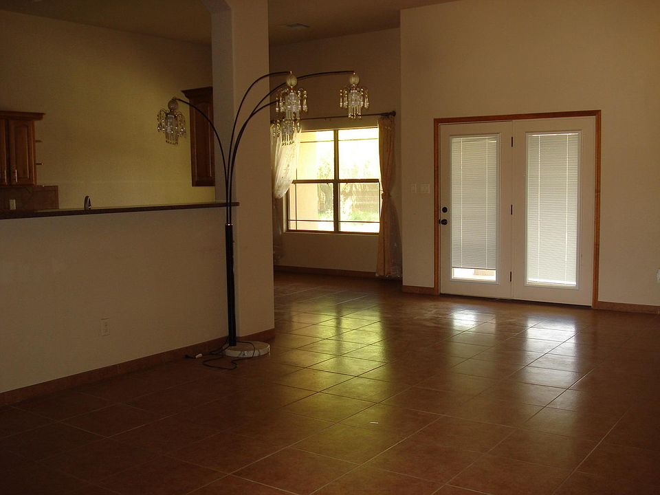 2nd image of 251 Bosque