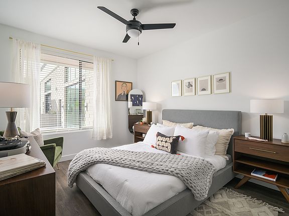 5th image of 400 E Earll Dr #3443163