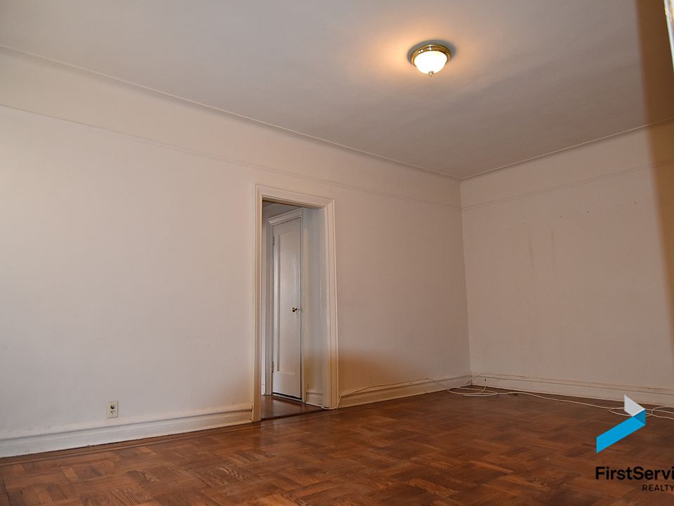 2nd image of 1925 Quentin Rd APT 5M