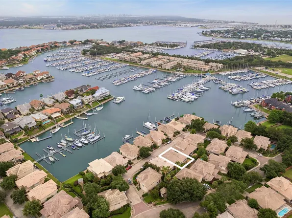 316 Harborside Cir, League City, TX 77573