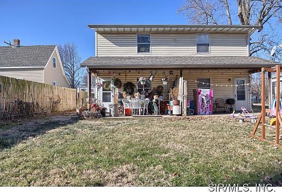 2nd image of 306 N Hesperia St