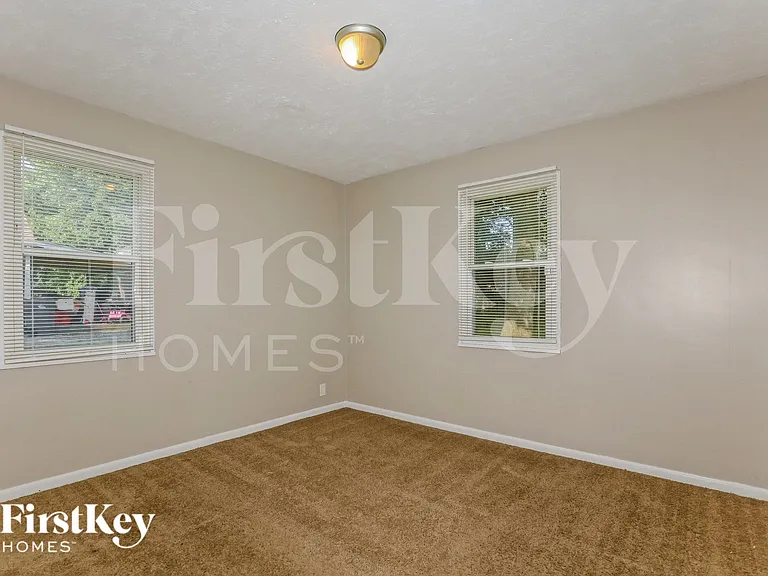 2825 Kessler Blvd — Photo 14