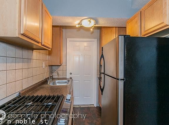 4th image of 619 N Noble St #1327