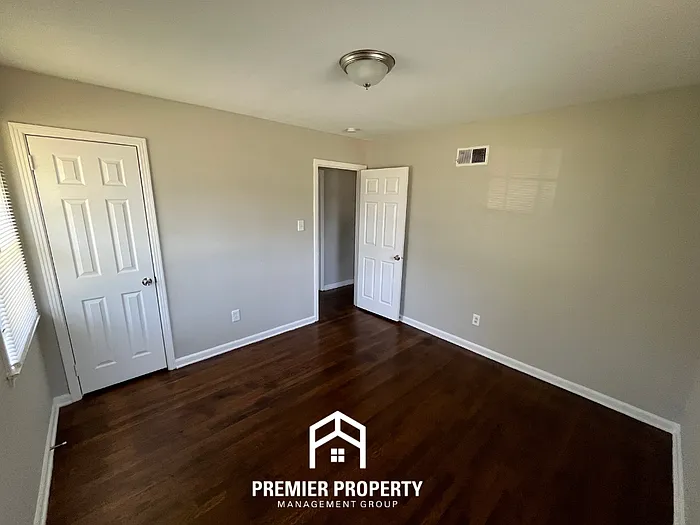 1352 Winfield Ave — Photo 18