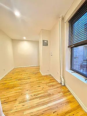4th image of 326 E 78th St #9