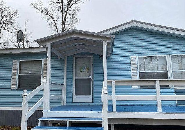2nd image of 2149 330th St