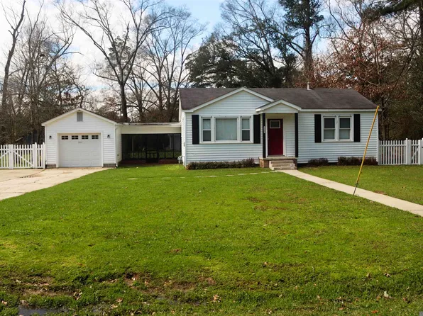 1221 N Woodcrest Ave, Denham Springs, LA 70726
