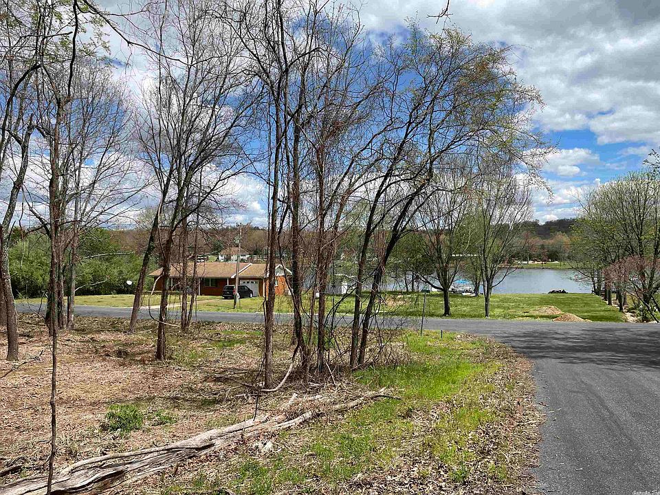 1st image of 308 Diamond Ln