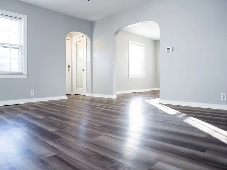 409 S College Ave — Photo 4