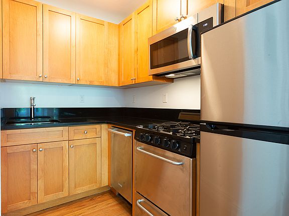 3rd image of 868 President St #3F