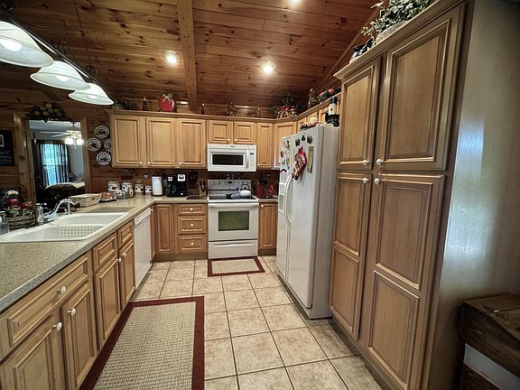 4th image of 325 Oak Hammock Lane