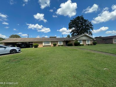 128 Country Club Dr, Greenwood, MS, 38930